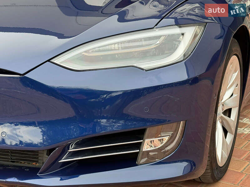 Лифтбек Tesla Model S 2016 в Одессе
