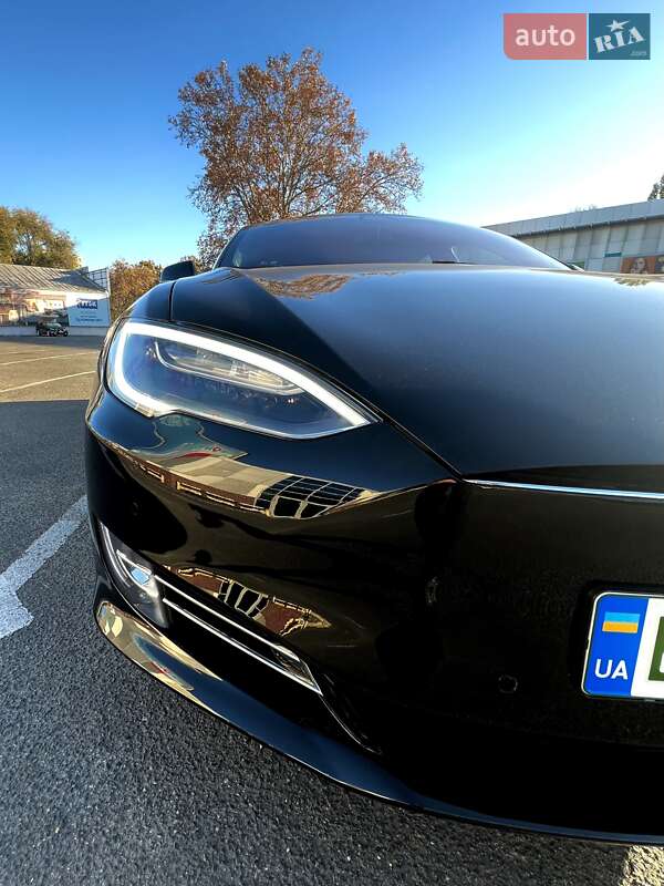 Ліфтбек Tesla Model S 2019 в Одесі