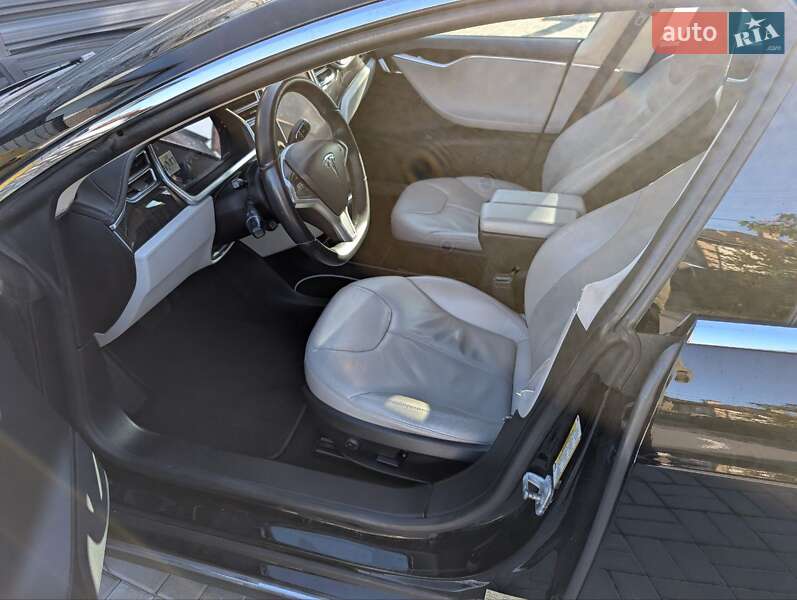 Лифтбек Tesla Model S 2013 в Киеве