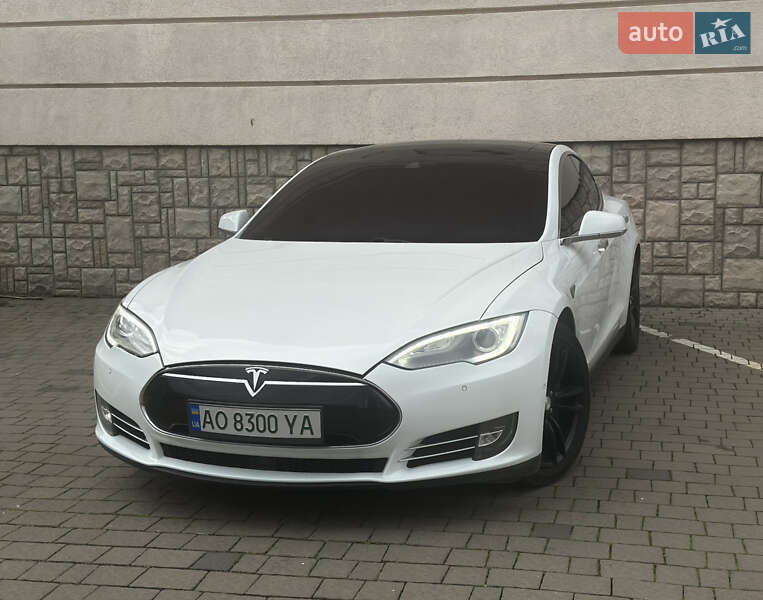 Лифтбек Tesla Model S 2016 в Ужгороде фото 2 Лифтбек Tesla Model S 2016 в Ужгороде