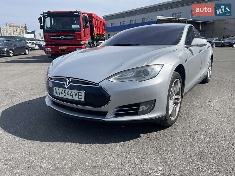 Ліфтбек Tesla Model S 2013 в Києві фото 3 Ліфтбек Tesla Model S 2013 в Києві