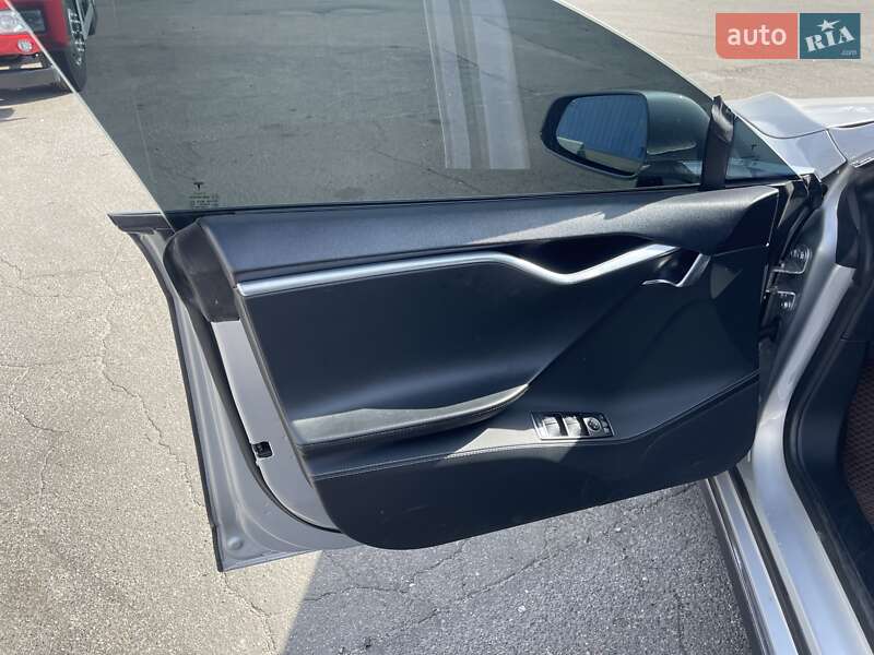 Ліфтбек Tesla Model S 2013 в Києві фото 13 Ліфтбек Tesla Model S 2013 в Києві