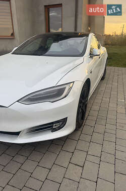 Лифтбек Tesla Model S 2019 в Ивано-Франковске