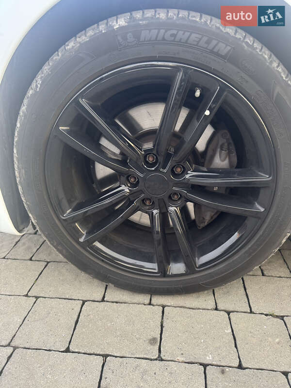 Лифтбек Tesla Model S 2019 в Ивано-Франковске фото 15 Лифтбек Tesla Model S 2019 в Ивано-Франковске