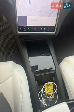 Лифтбек Tesla Model S 2019 в Ивано-Франковске