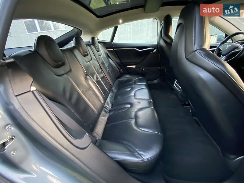 Ліфтбек Tesla Model S 2013 в Борисполі фото 23 Ліфтбек Tesla Model S 2013 в Борисполі