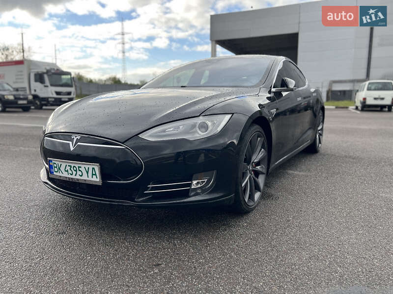 Лифтбек Tesla Model S 2015 в Ровно фото 29 Лифтбек Tesla Model S 2015 в Ровно