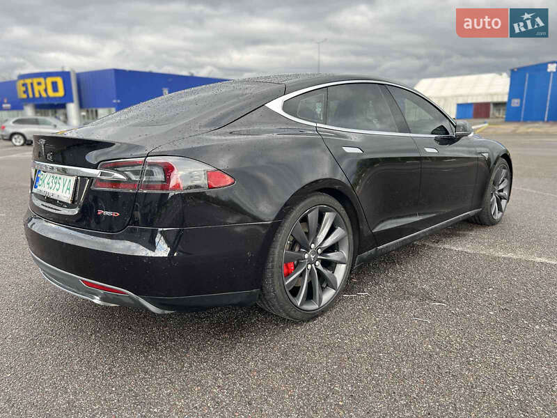 Лифтбек Tesla Model S 2015 в Ровно фото 32 Лифтбек Tesla Model S 2015 в Ровно