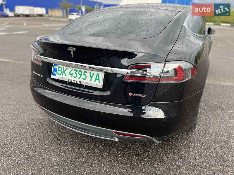 Лифтбек Tesla Model S 2015 в Ровно фото 39 Лифтбек Tesla Model S 2015 в Ровно