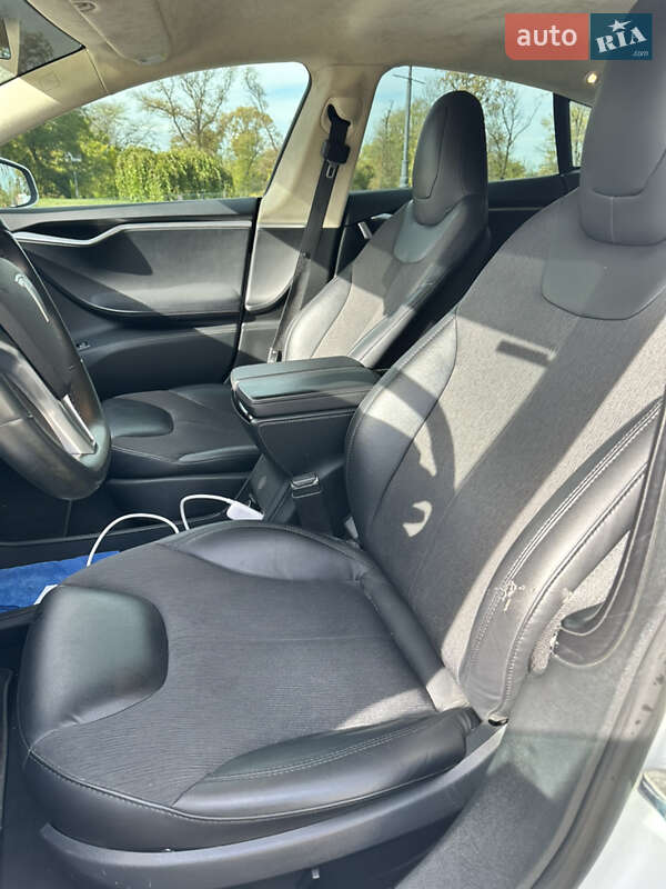 Лифтбек Tesla Model S 2016 в Одессе