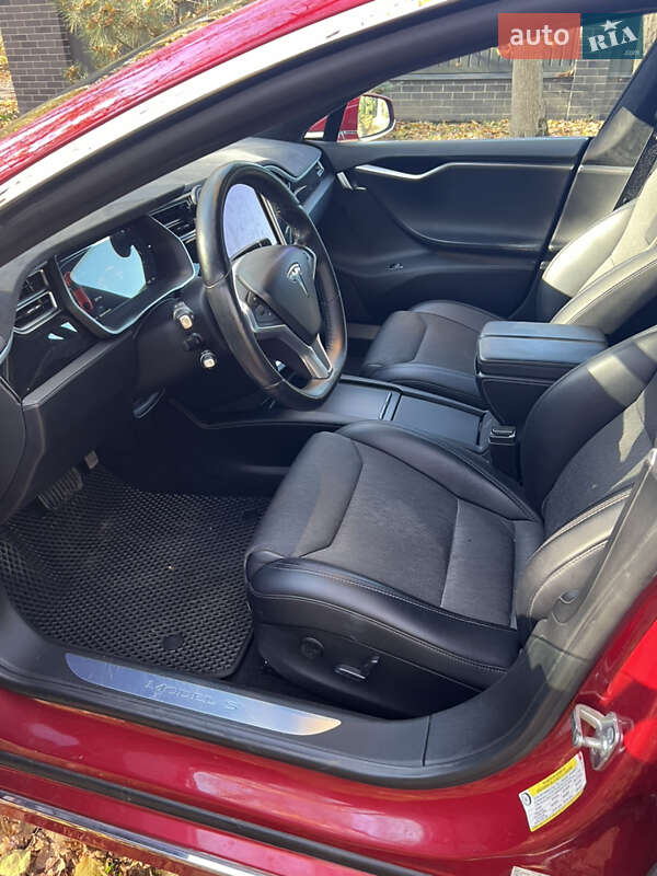 Ліфтбек Tesla Model S 2017 в Вінниці