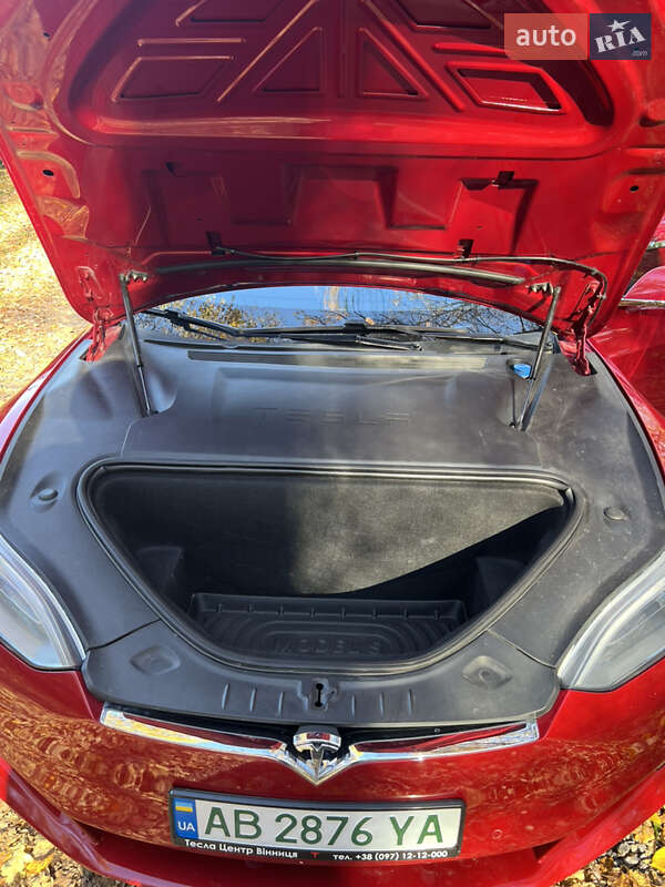 Ліфтбек Tesla Model S 2017 в Вінниці