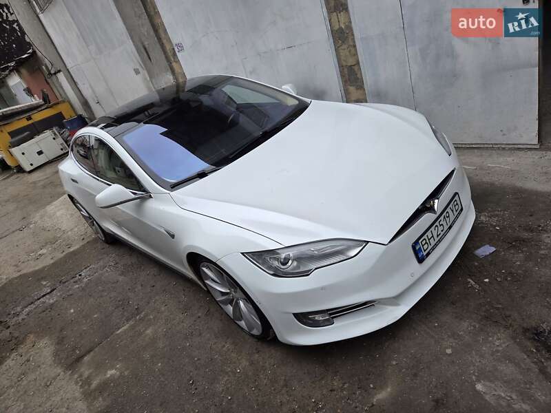 Tesla Model S 2015 Tesla Model S 2015
