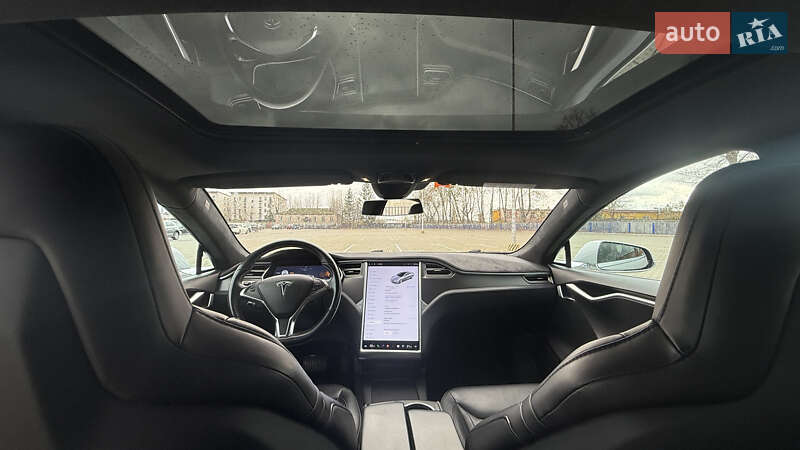 Ліфтбек Tesla Model S 2017 в Тернополі