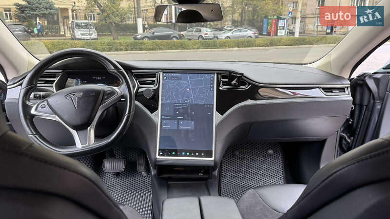 Ліфтбек Tesla Model S 2015 в Одесі фото 12 Ліфтбек Tesla Model S 2015 в Одесі
