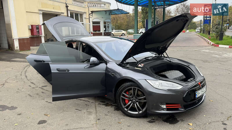 Ліфтбек Tesla Model S 2015 в Одесі фото 21 Ліфтбек Tesla Model S 2015 в Одесі