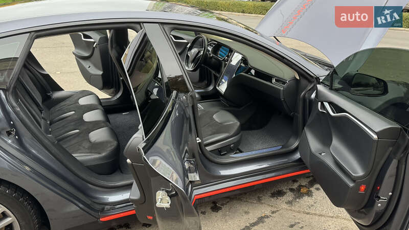 Ліфтбек Tesla Model S 2015 в Одесі фото 22 Ліфтбек Tesla Model S 2015 в Одесі