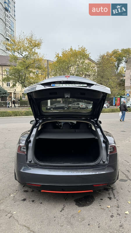 Ліфтбек Tesla Model S 2015 в Одесі фото 25 Ліфтбек Tesla Model S 2015 в Одесі