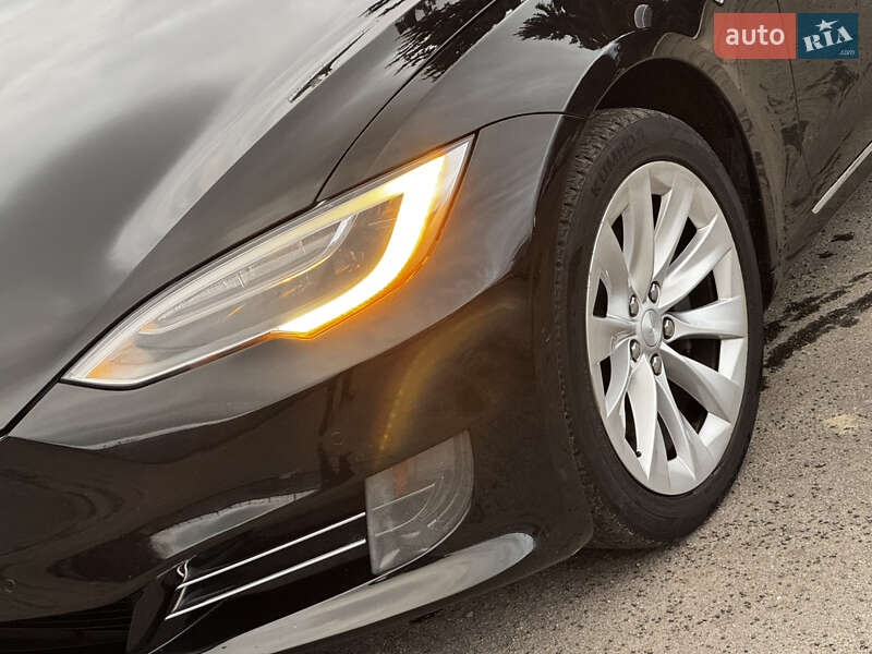 Ліфтбек Tesla Model S 2018 в Львові фото 22 Ліфтбек Tesla Model S 2018 в Львові