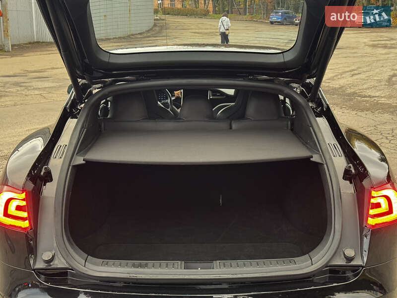Ліфтбек Tesla Model S 2018 в Львові фото 24 Ліфтбек Tesla Model S 2018 в Львові
