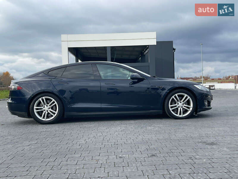 Лифтбек Tesla Model S 2013 в Львове фото 30 Лифтбек Tesla Model S 2013 в Львове