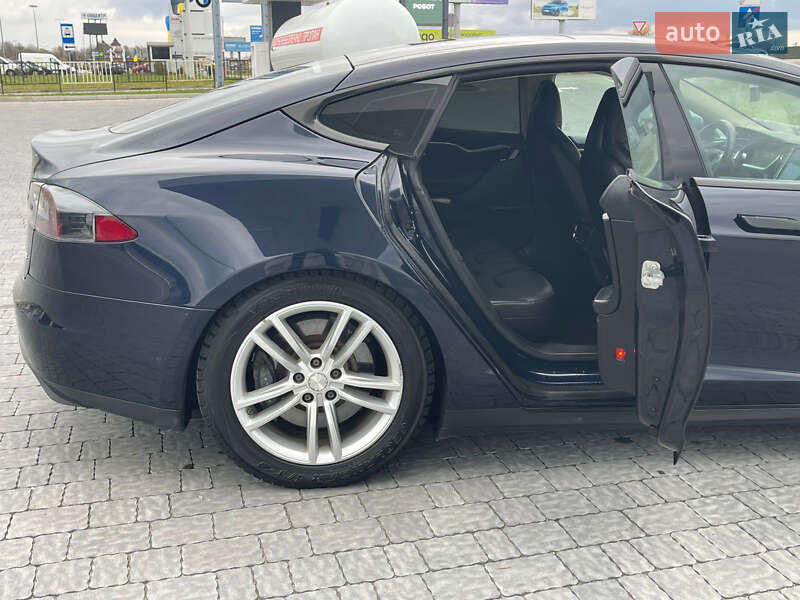 Лифтбек Tesla Model S 2013 в Львове фото 38 Лифтбек Tesla Model S 2013 в Львове