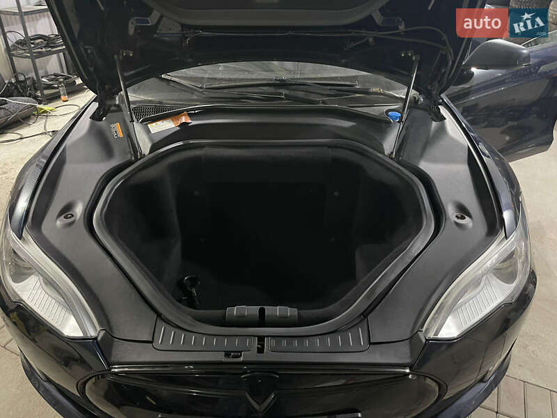 Лифтбек Tesla Model S 2013 в Львове фото 58 Лифтбек Tesla Model S 2013 в Львове