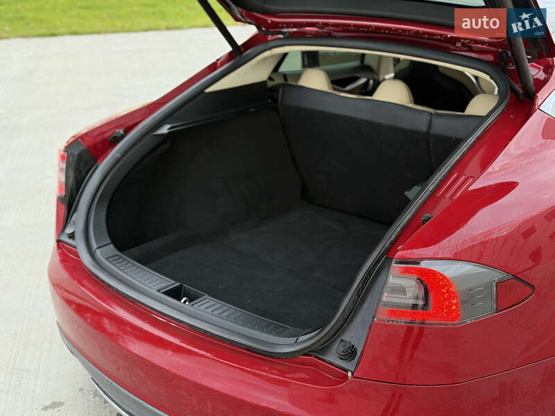 Ліфтбек Tesla Model S 2013 в Луцьку фото 23 Ліфтбек Tesla Model S 2013 в Луцьку