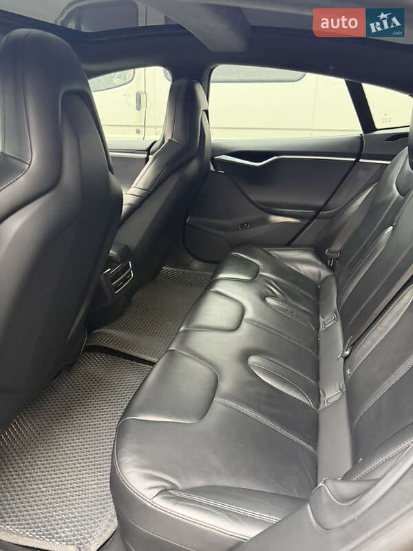 Ліфтбек Tesla Model S 2015 в Києві фото 4 Ліфтбек Tesla Model S 2015 в Києві