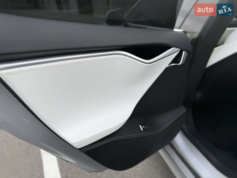 Ліфтбек Tesla Model S 2017 в Кам'янському фото 25 Ліфтбек Tesla Model S 2017 в Кам'янському