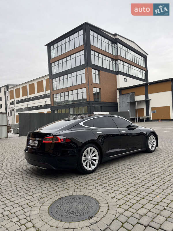 Ліфтбек Tesla Model S 2015 в Коломиї