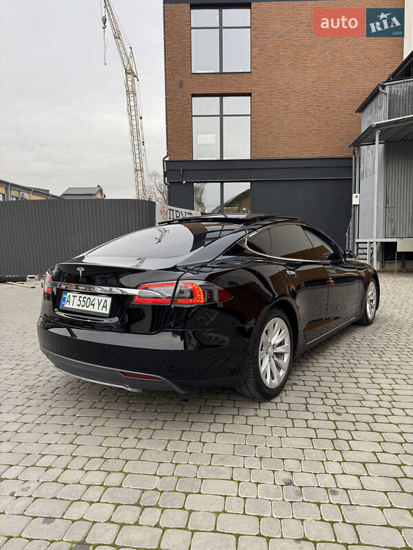 Ліфтбек Tesla Model S 2015 в Коломиї