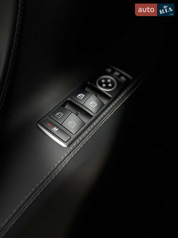 Ліфтбек Tesla Model S 2015 в Коломиї