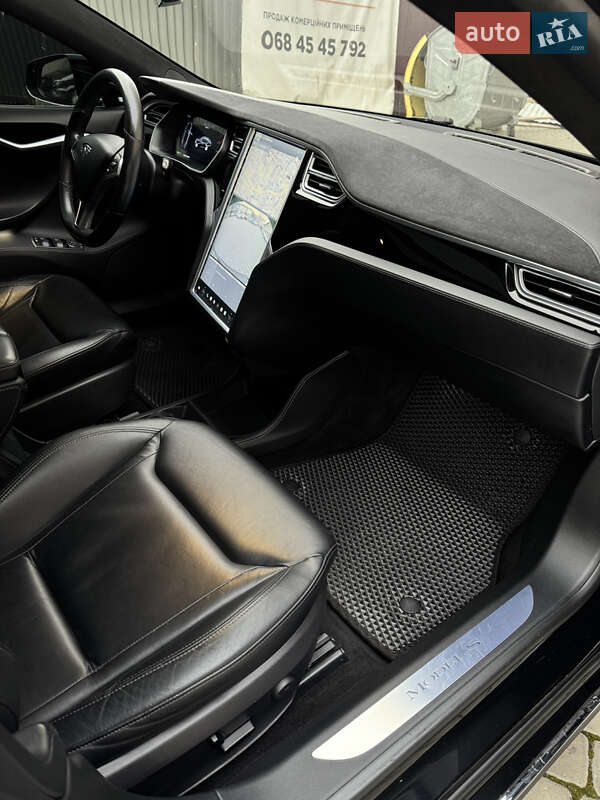 Ліфтбек Tesla Model S 2015 в Коломиї