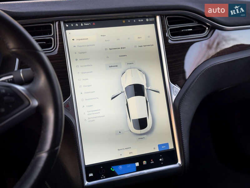 Лифтбек Tesla Model S 2015 в Дрогобыче