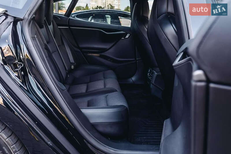 Ліфтбек Tesla Model S 2018 в Одесі фото 7 Ліфтбек Tesla Model S 2018 в Одесі