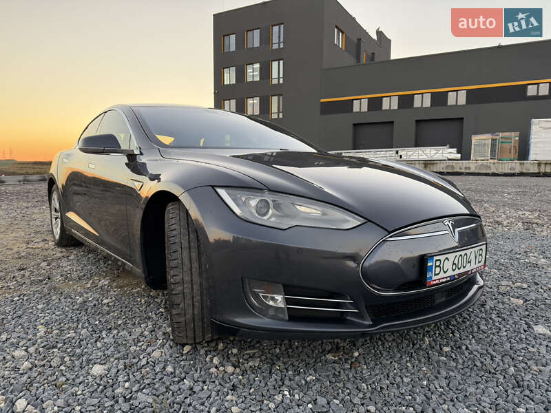 Лифтбек Tesla Model S 2015 в Львове фото 8 Лифтбек Tesla Model S 2015 в Львове