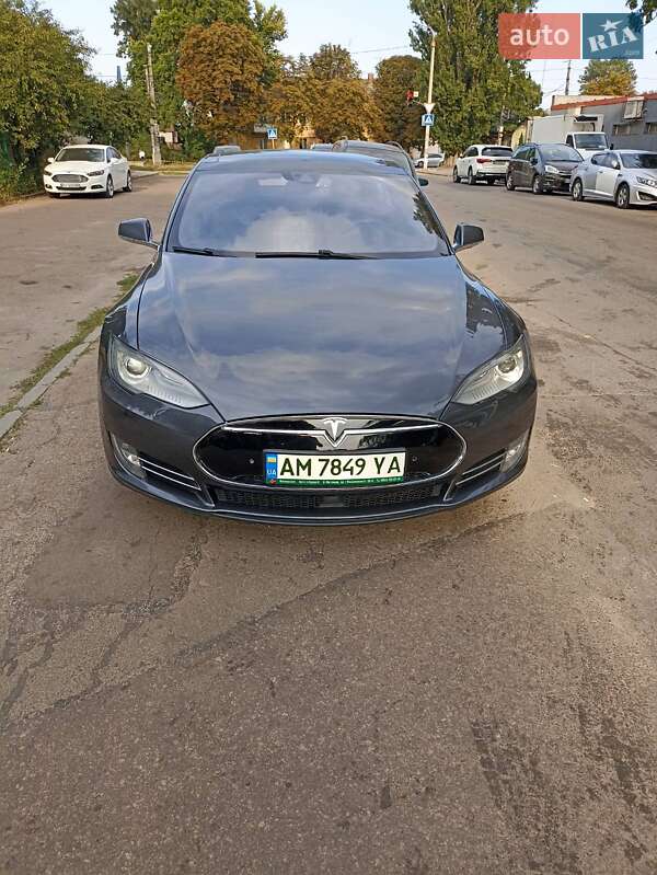 Tesla Model S 2015 Tesla Model S 2015