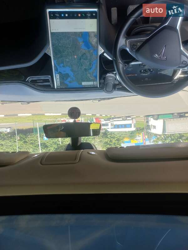 Лифтбек Tesla Model S 2014 в Киеве