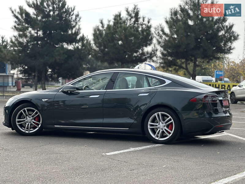 Ліфтбек Tesla Model S 2015 в Одесі