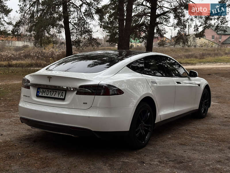 Лифтбек Tesla Model S 2013 в Сумах