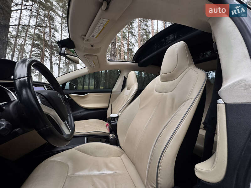 Лифтбек Tesla Model S 2013 в Сумах