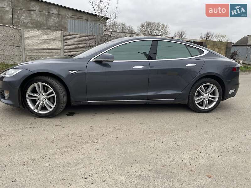 Лифтбек Tesla Model S 2015 в Харькове
