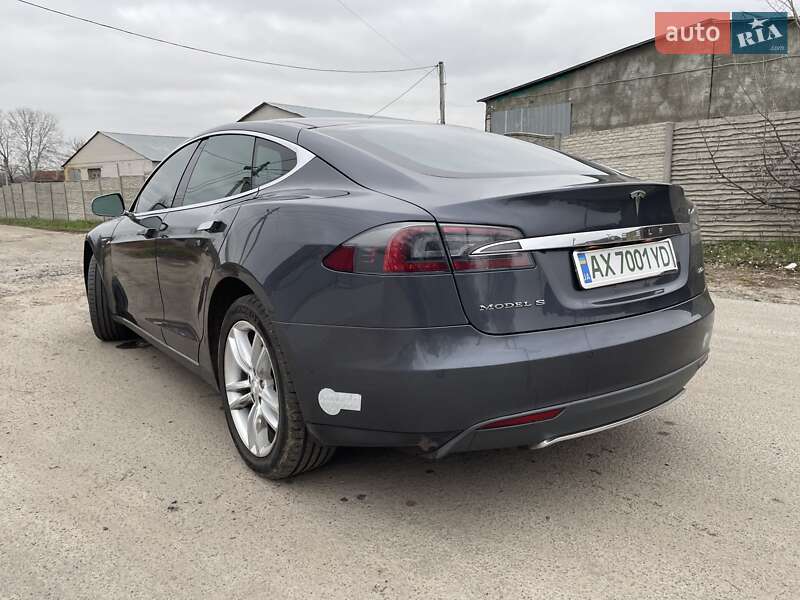 Лифтбек Tesla Model S 2015 в Харькове