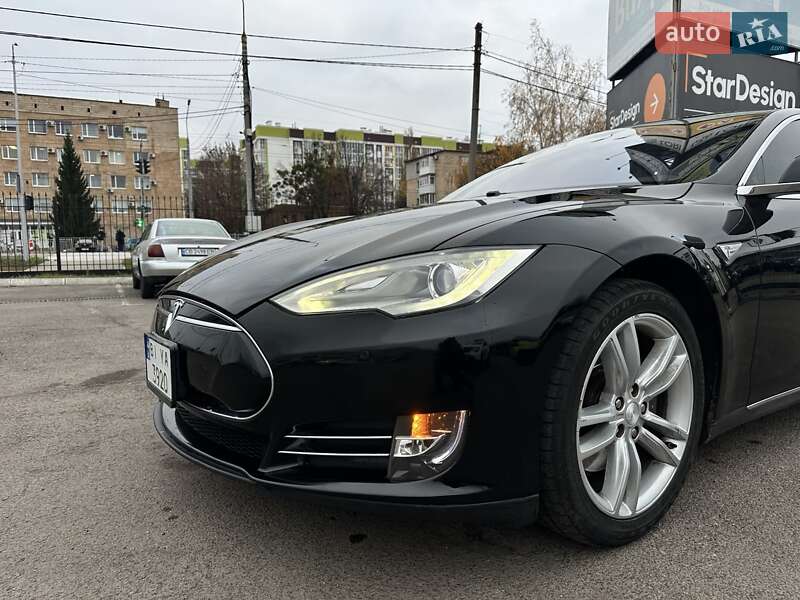 Лифтбек Tesla Model S 2014 в Полтаве фото 2 Лифтбек Tesla Model S 2014 в Полтаве