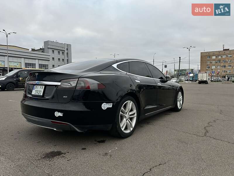 Ліфтбек Tesla Model S 2014 в Полтаві