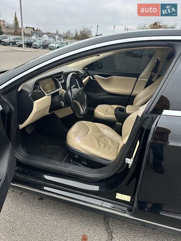 Ліфтбек Tesla Model S 2014 в Полтаві