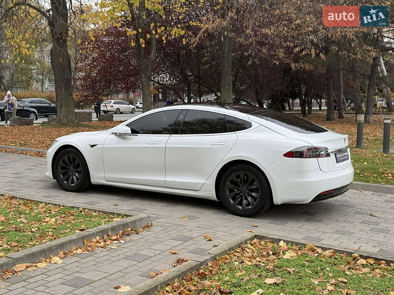 Ліфтбек Tesla Model S 2019 в Дніпрі фото 13 Ліфтбек Tesla Model S 2019 в Дніпрі