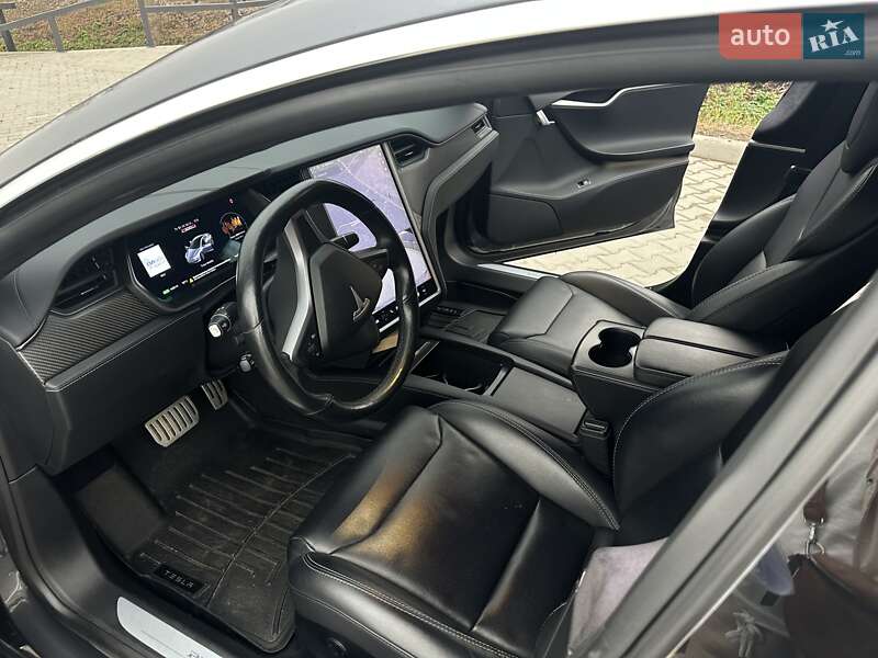 Лифтбек Tesla Model S 2018 в Киеве