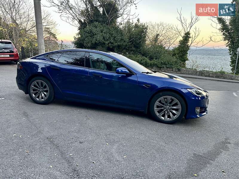 Ліфтбек Tesla Model S 2020 в Ужгороді